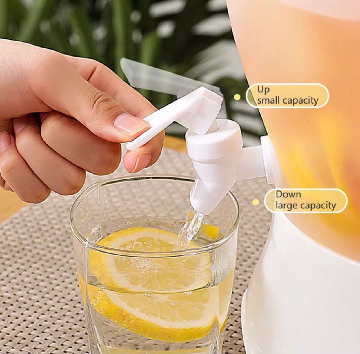 3.75L Food Grade 3 Compartment Plastic Refrigerator Beverages Dispenser, Plastic Drink Dispenser For Refrigerator, Lemonade Drinkware Cold Water Bottle 3.75L Food Grade 3 Compartment Plastic Refrigerator Beverages Dispenser, Plastic Drink Dispenser For Refrigerator, Lemonade Drinkware Cold Water Bottle